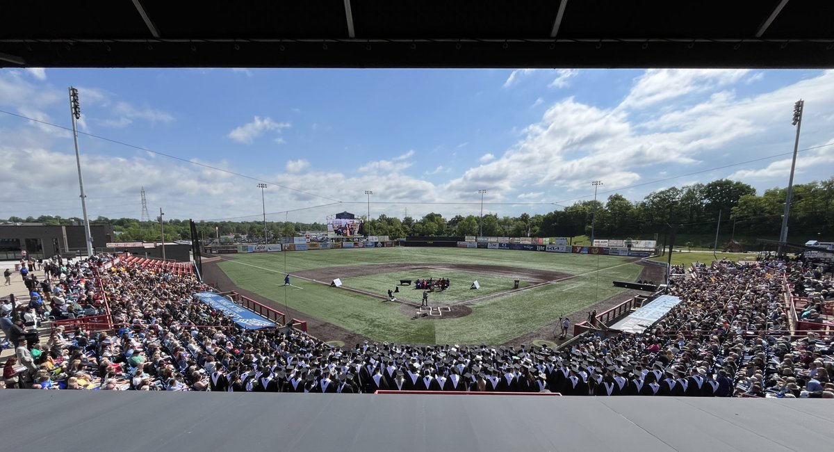 ThomasMoreKY's tweet photo. Congratulations to the Thomas More University Class of 2024! 💙 #BeMore https://t.co/G7HGB9iuXM