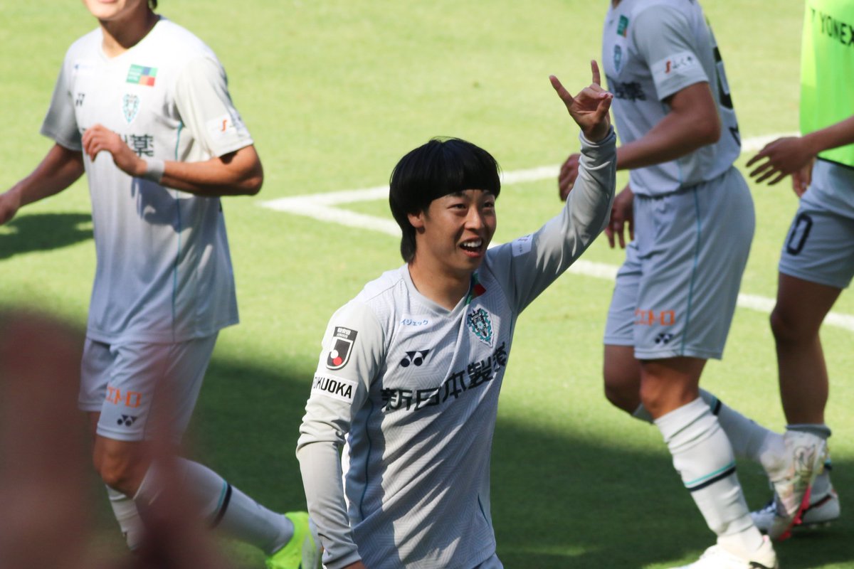 2024.5.11
アビスパ福岡vs京都サンガFC
#紺野和也 選手のゴール後の紺ポーズ🦊✨
#アビスパ福岡
#京都サンガFC
#京都遠征
#サンガスタジアム