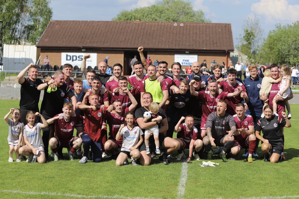 Gavin_pics's tweet image. Celebrations @ShottsBonAccord as they win 3-2 and secure promotion to the @OfficialWoSFL premier league
