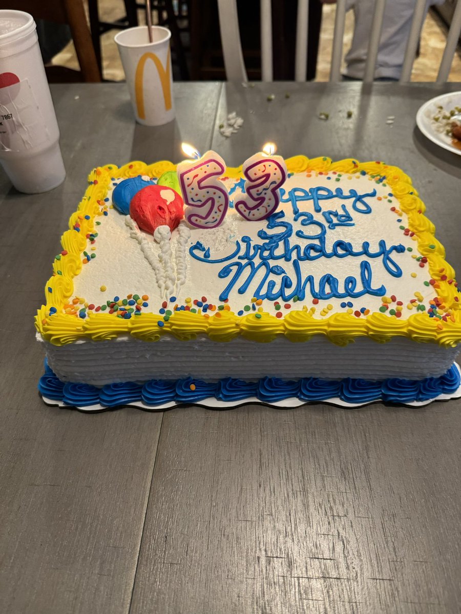 MichaelGil20681's tweet photo. After Dinner My Birthday Cake 🎂🎂🎂 https://t.co/7FTieLZMcO