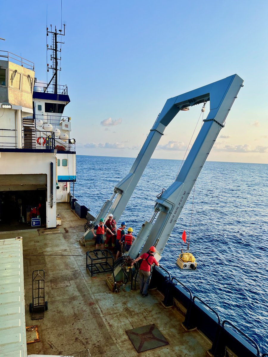 Job alert! @LamontEarth seeks postdoc in marine geophysics to work on @NSF-@USGS collaborative project focused on studying the preconditioning and triggering mechanisms of submarine landslides along continental passive margins. #DEIA Please RT! ➡️academic.careers.columbia.edu/#!/138504