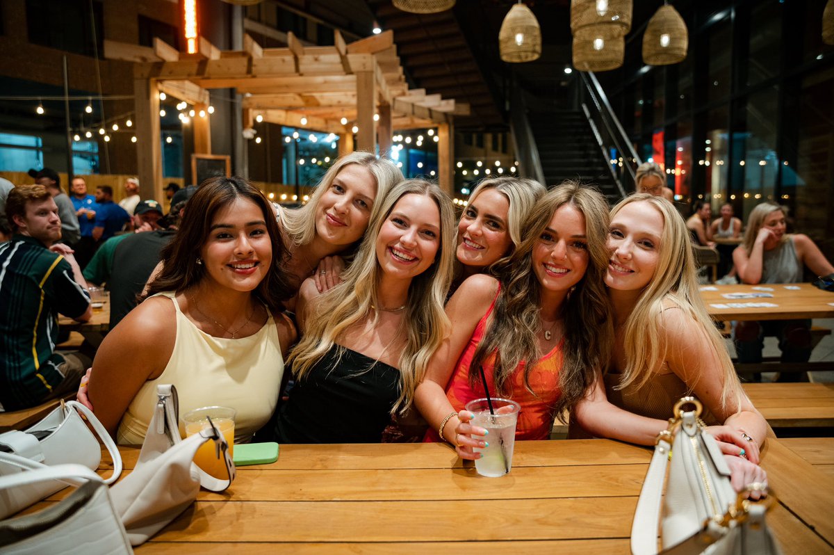 📣SPRING FEST is here!!🌼🌸

&amp; it couldn’t be a more beautiful day! ☀️ 
 
Come enjoy Live Music (ALL DAY 11am-11pm), Exclusive Drinks &amp; Cocktails, SYC giveaways! 🍹✨ 

See ya soon! 🤙