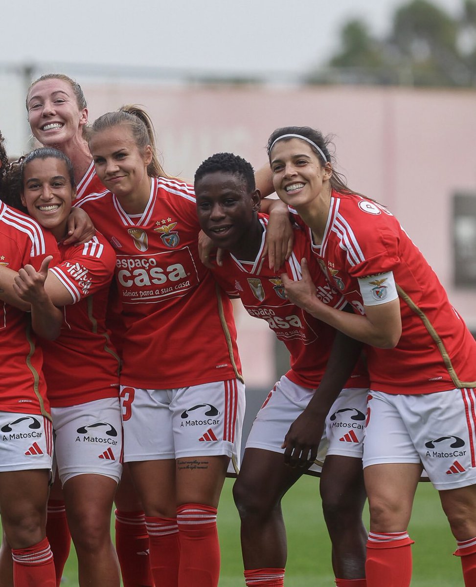 E O BENFICA É TETRA CAMPEÃO NACIONAL ❤️❤️❤️❤️😭😭😭😭

🏆🏆🏆🏆
