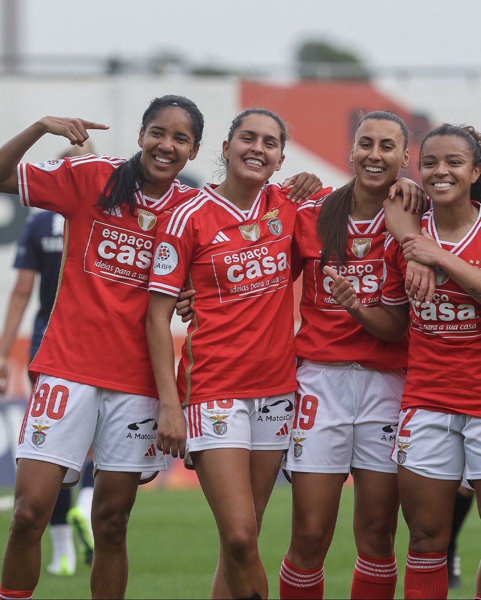 rcostadoazeite's tweet photo. E O BENFICA É TETRA CAMPEÃO NACIONAL ❤️❤️❤️❤️😭😭😭😭

🏆🏆🏆🏆 https://t.co/BVlneBxhdb