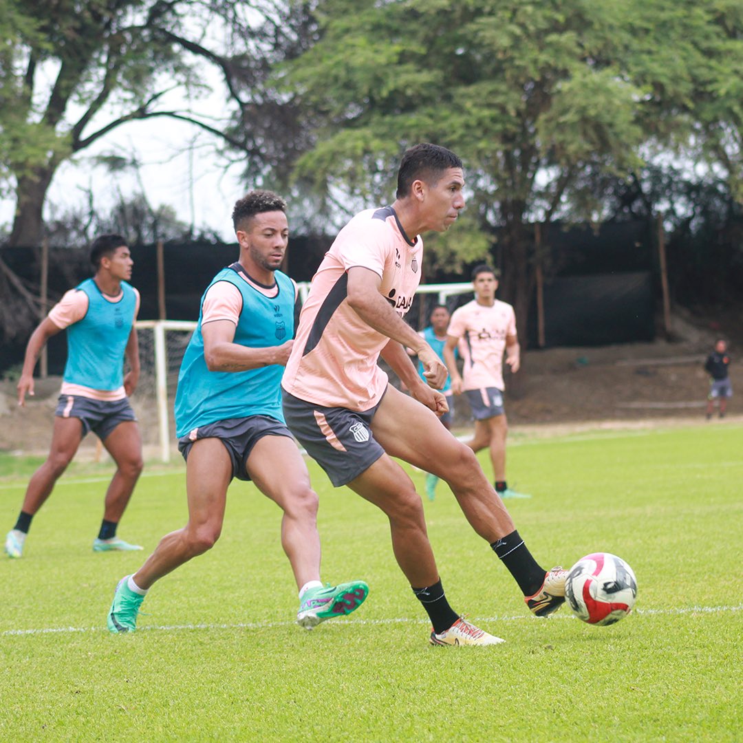 Último entrenamiento ⚽️ Preparados para volar al Cusco ✈️⚽️ #PatrimonioDePiura #PiuraEsGrau