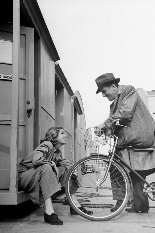 'L'imagination s'élève plus haut que le meilleur cerf-volant.' - Lauren Bacall 
avec Humphrey Bogart en 1945