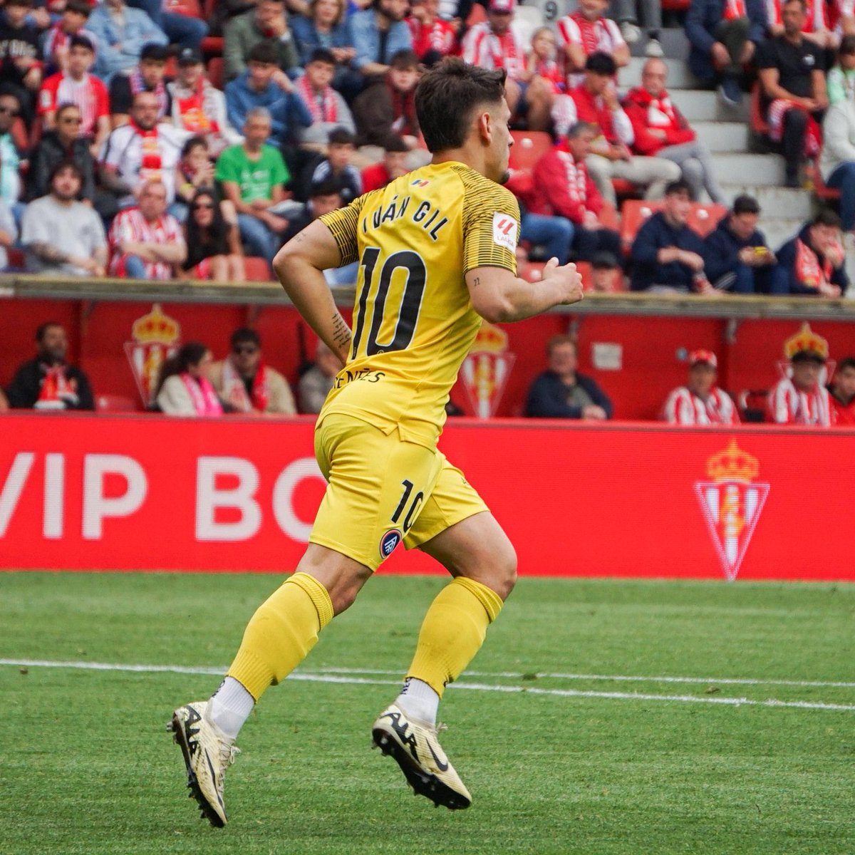 ⚽️ Cinquè gol d'@IvanGil22 aquesta temporada a @LaLiga2 #RealSportingAndorra #SomTricolors 🔵🟡🔴