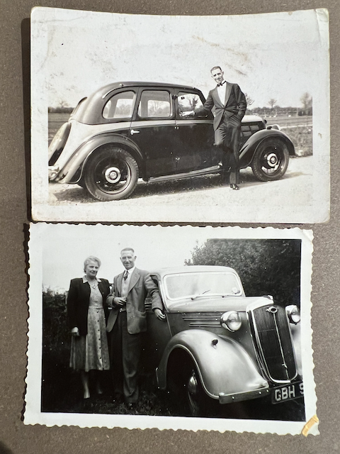 #DavesCarIDService

Two cars and my maternal grandparents. Not sure of the dates. 1950's? Buckinghamshire, UK.