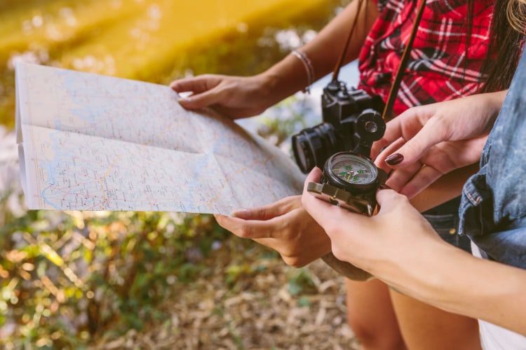 aprendemus's tweet photo. 🧭🗺️ ¿Listo para no perderte nunca más en tus aventuras? Domina la orientación con mapa y brújula. Aprende a moverte con seguridad y confianza en cualquier terreno. ¡Descúbrelo aquí! 👉 https://t.co/UlB3e25eDo #Orientación #Aventura https://t.co/ebKnC69kMD