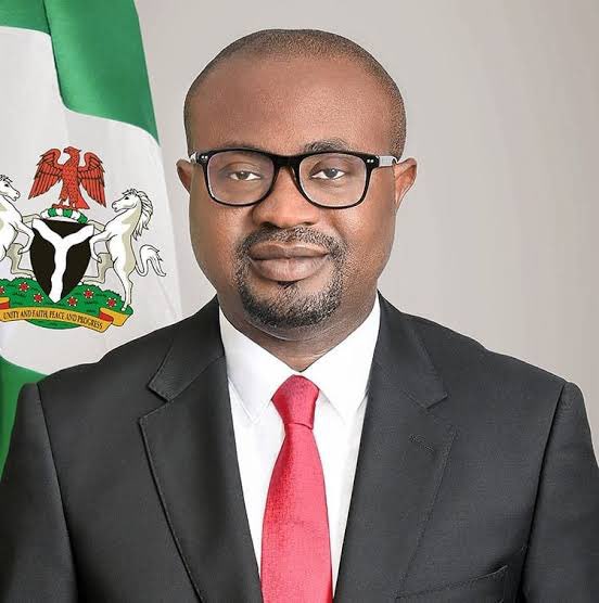 Imranmuhdz's tweet photo. Minister of Interior, Bunmi Tunji

Keep or Sack? https://t.co/KLD9PGeHRh