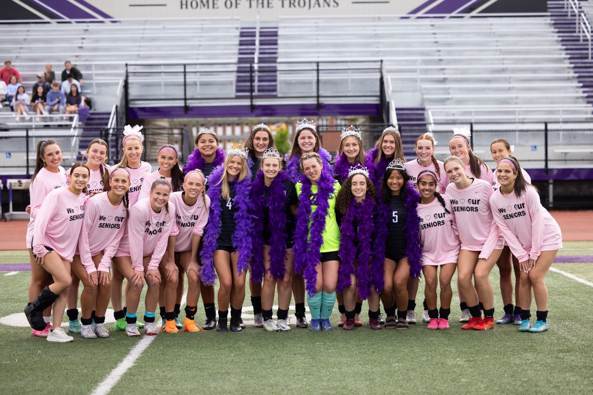 DGNGirlsSoccer's tweet photo. 2024 Senior Day in the books! So much 🫶🏻 for our 10 Seniors! We had a great day celebrating them and their commitment to DGN Soccer on Wednesday! We are proud of you! Thank you @AmyGoray for the amazing pics! 💜🎓⚽️🫶🏻 #classof2024 #wearedgn @dgnathletics https://t.co/bvnQugkYvd