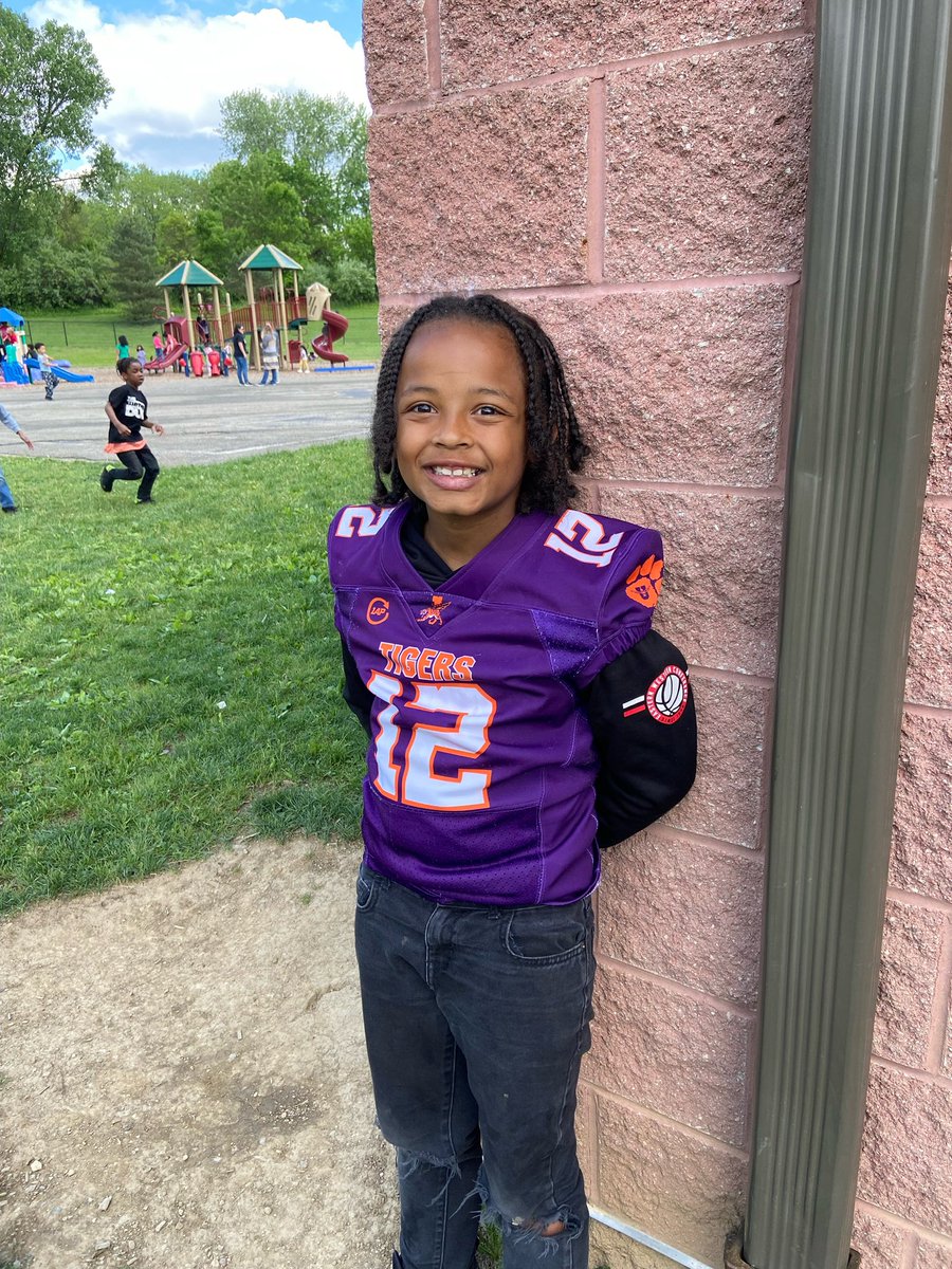 That's a wrap on spirit week! ✌️💜💛