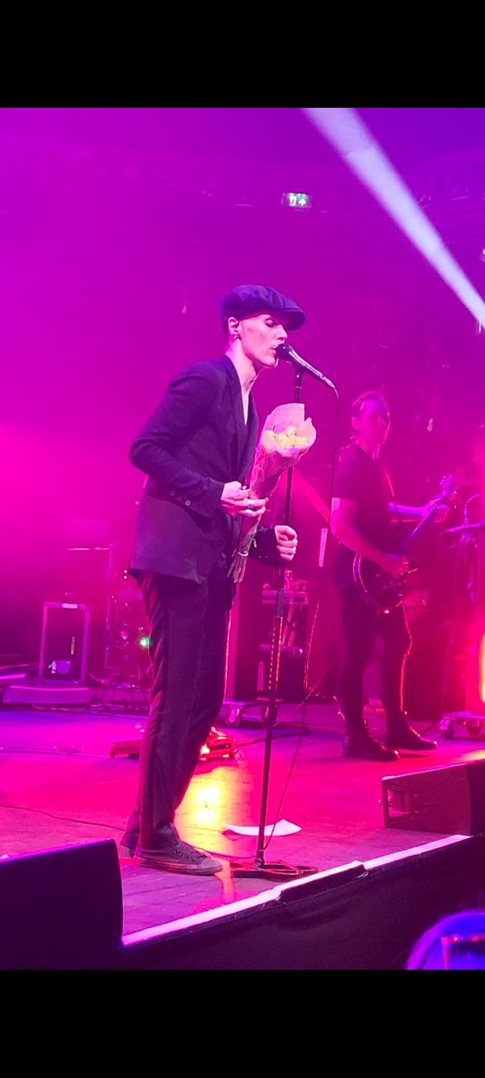 30secondstopunk's tweet image. Got to say goodbye to the Neon Noir tour last night and it is was perfect in every way 🖤🖤