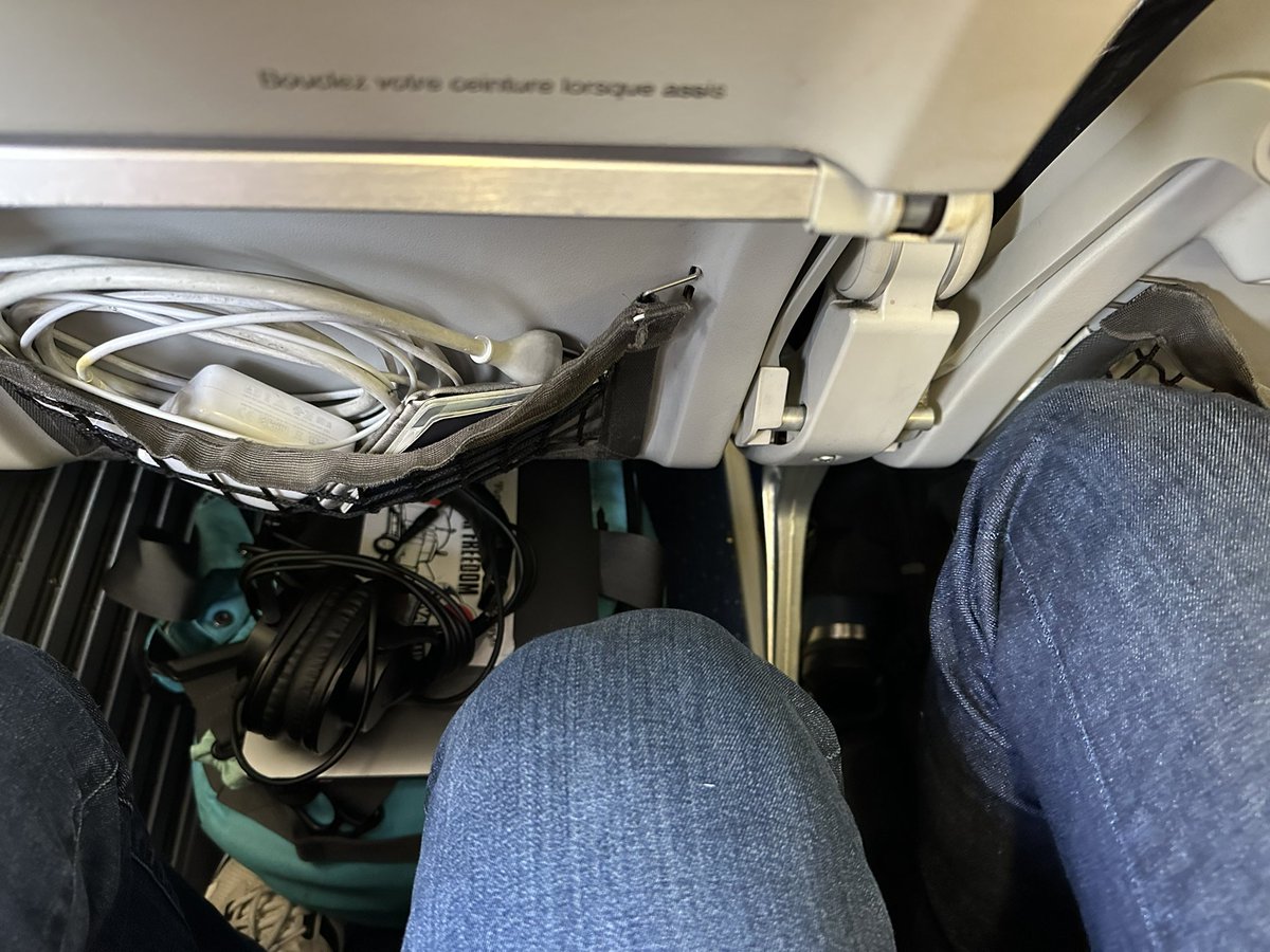 @thevivafrei Air Canada is the only airline in the world that makes you put your bags under the seat in front of you and not in the overhead bins that were put there just so you didn't have to put them under the seat in front of you... for your comfort and safety.