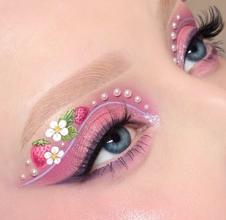 strawberry inspired eye makeup