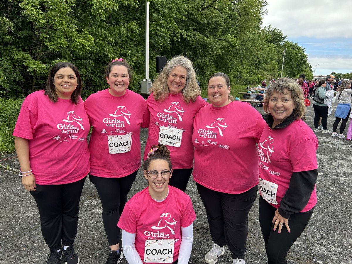 pinestreetelem's tweet photo. Another great season with AMAZING girls, coaches, and running buddies! ⁦@PalmyraSchools⁩ ⁦@GOTR_MidStatePA⁩ #funmorning https://t.co/AQIVoNQdow