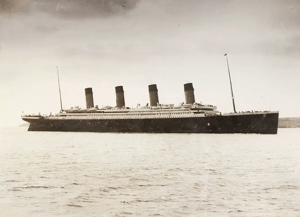 Rare photos on board Titanic before it sank - a virtual tour 🧵