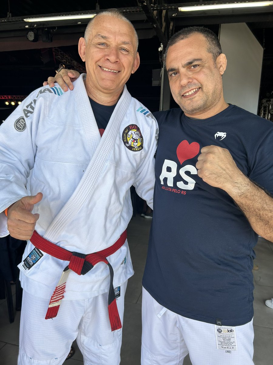 Eu e o Mestre @sergio_bolaoBJJ , um dos meus ídolos no Jiu-Jitsu!! OSS