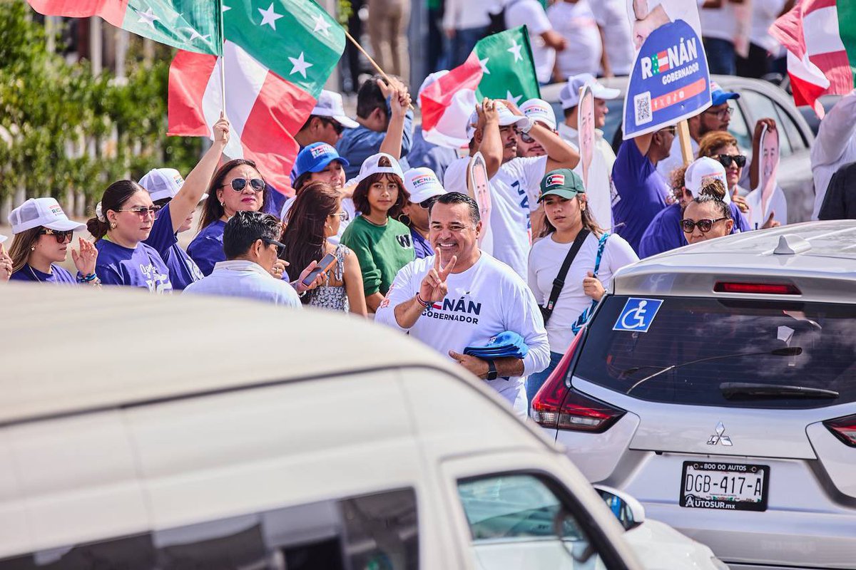RenanBarrera's tweet photo. ¿Van a querer su calca?
Al ratito estaremos por el oriente de #Mérida en la Av. Quetzalcóatl.  ¡Ahí nos vemos! 😎🙌🏼 #FelizSábado #RenánGobernador #UnidosGanaYucatán https://t.co/79LvSowJoI