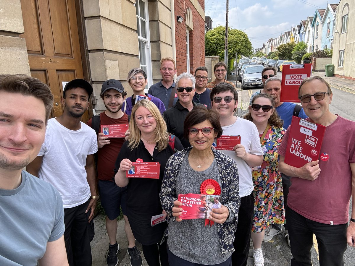 A fantastic team knocking for @ThangamMP this afternoon #VoteLabour #Labourdoorstep