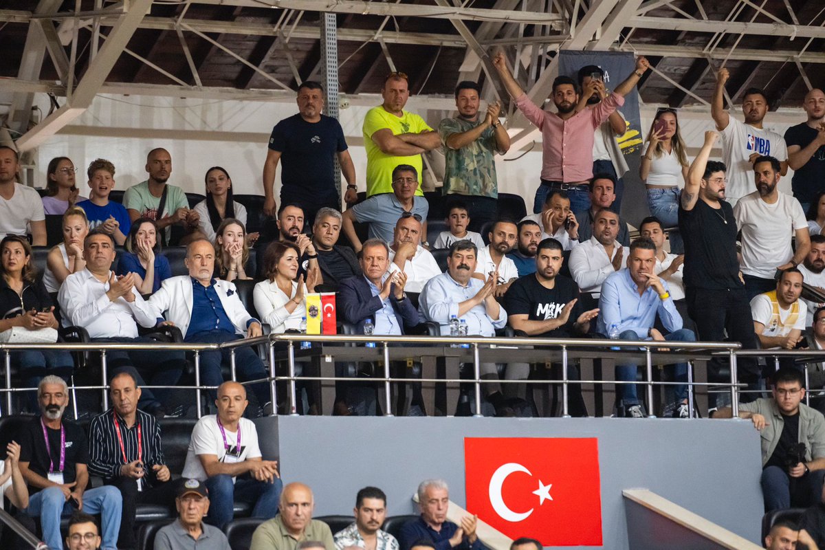 Türkiye Sigorta Türkiye Basketbol Ligi Play-Off Yarı Finali 2. Maçında Gaziantep Basketbol’u 79-77 yenerek seriyi 2-0 yapan Mersin MSK’yı kutluyor final yolunda başarılar diliyorum...

@mersin_msk @SecerVahap #Mersin
