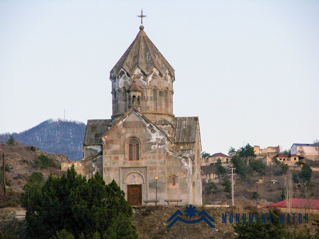 Азерите разрушиха поредната църква в Бердзор, Арцах. Християнското културно наследство се унищожава ежедневно🤬🤬
Ето информация за църквата

monumentwatch.org/en/monument/su…