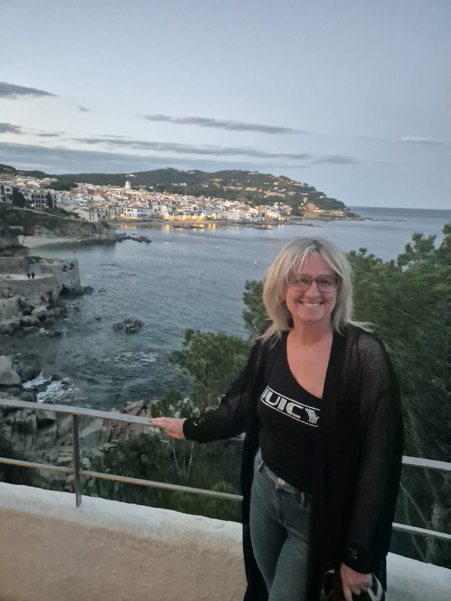 SmithAmand31443's tweet photo. Spain, you were amazing 🌞 https://t.co/OlgU8mb4GH