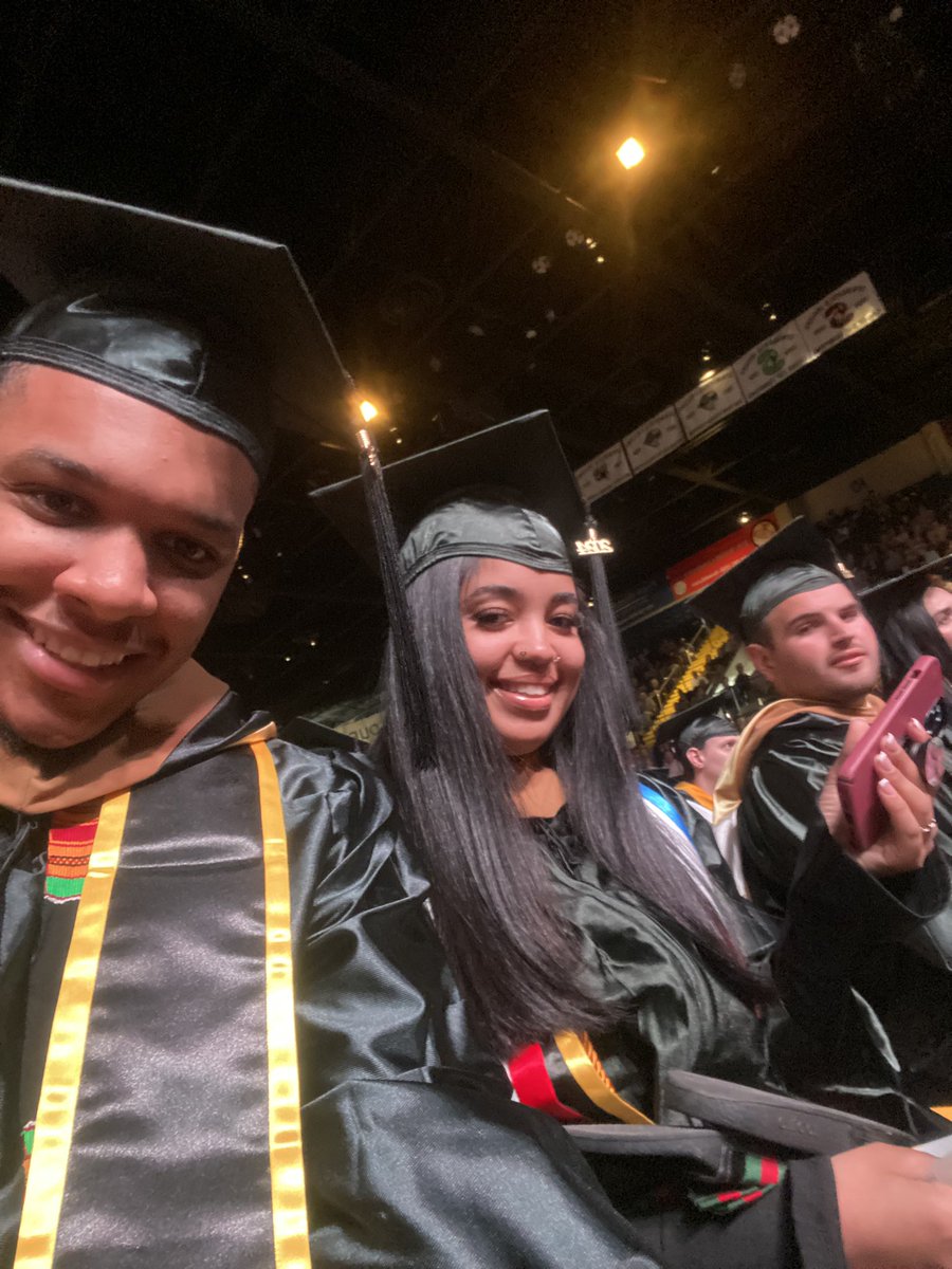 brandonrobQB's tweet photo. About to walk across the stage 🕺🏽.. brb 
#MBA https://t.co/I40Cmj9CpZ