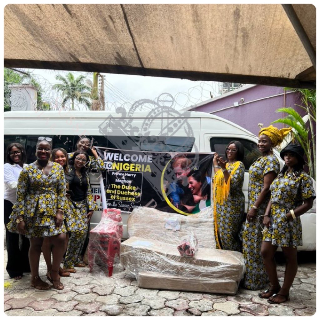 After the end of a successful cheering and support of our faves, we finished the day off by donating children's play toys and accessories, books, clothes and monetary donations in honor of Harry and Meghan, to an orphanage here in Abuja. #HarryandMeghanInNigeria