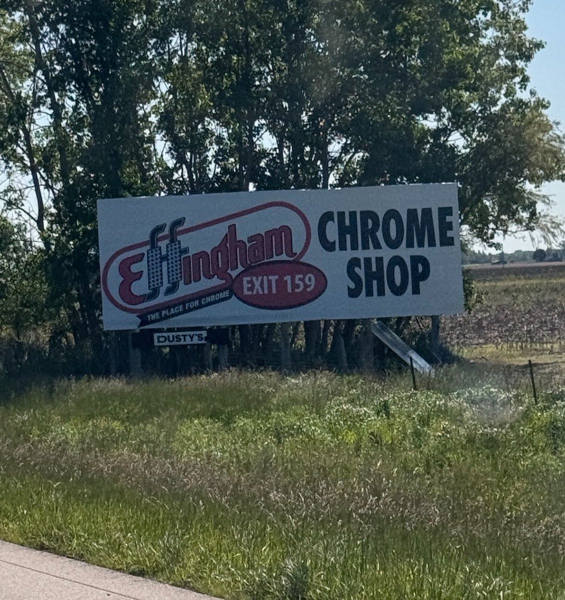 i went to the chrome shop in effingham, illinois and nobody knew u @EffinOfficial