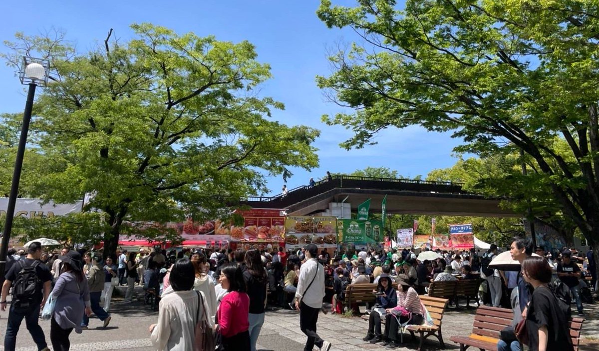On this occasion, VFM @SihasakPh and DG of Information attended #thaifestivaltokyo2024 #タイフェス東京2024 🇯🇵 opening ceremony at Yoyogi Park 🌳 & spoke to stakeholders 🤝 on further opportunities to expand the impact of Thai Festivals all over the world. (11 May 2024) (2/2)