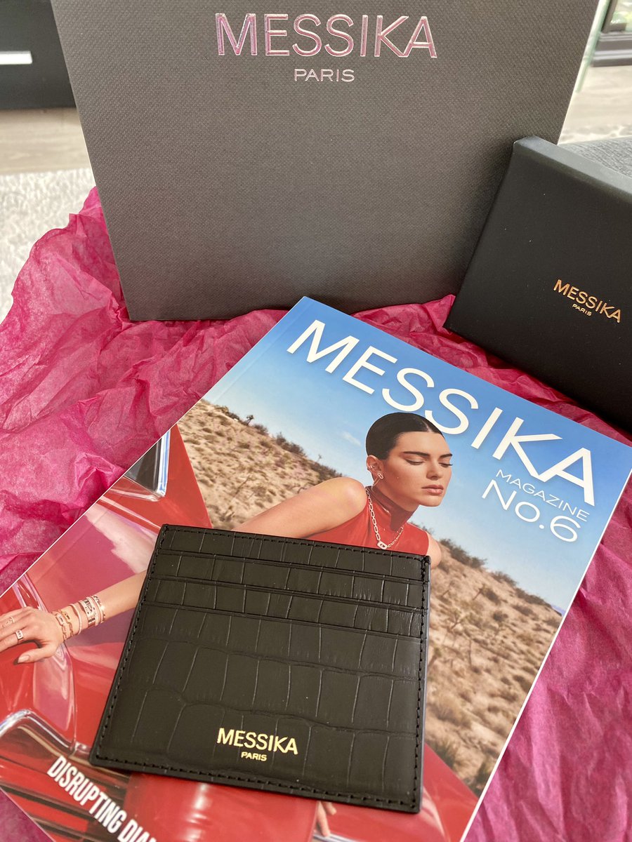 Thank you to Natasha at @HoltRenfrew for the invitation to the Messika Cocktail Party and the lovely Card Holder present. Such a fun time! #messika  #holtrenfrew #theapartment #highend #diamonds