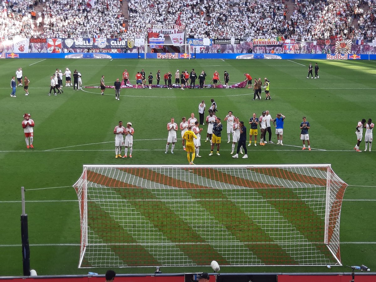 You guys had to deal with a lot of challenges all season and still qualified for #UCL. Very well done, and thank you. Auf geht's Leipziger Jungs!
@RBLeipzig_EN #RBLeipzig #RBL #WirsindLeipzig #SektorDrocks #SektorD