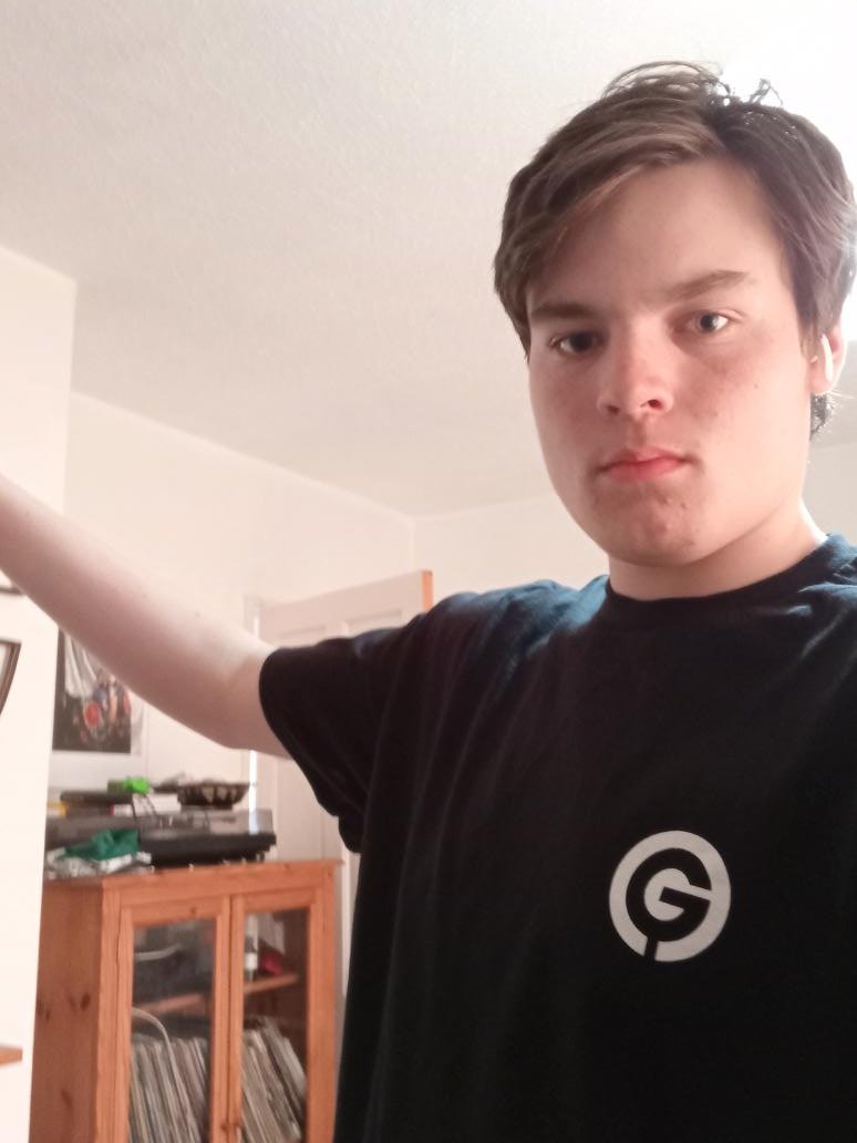 Trenzig's tweet image. @GSpotClothing @highfivelol I would highly recommend being home clothing from gspotclothing.com got myself some and it comfy af. 

If yu do get something make sure to use code TRENZIG at checkout.