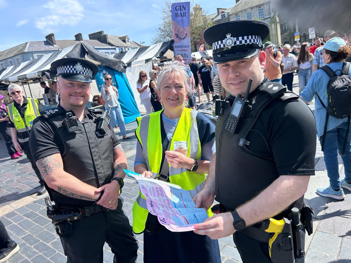 Liz Saville Roberts AS/MP (@lsrplaid) on Twitter photo Diolch <a href="/GwylFwydCfon/">Gŵyl Fwyd Caernarfon</a> am ddiwrnod i’w gofio! Arbennig gweld cymaint o fwrlwm yn Dre. Diolch mawr i’r holl wirfoddolwyr a’r stondinwyr!
Thanks Gŵyl Fwyd #Caernarfon for a day to remember. Caernarfon was buzzing! Thanks to the volunteers and stallholders!
#GŵylFwyd 🍤🥩🧀🍕🍱🍺🏴 Diolch <a href="/GwylFwydCfon/">Gŵyl Fwyd Caernarfon</a> am ddiwrnod i’w gofio! Arbennig gweld cymaint o fwrlwm yn Dre. Diolch mawr i’r holl wirfoddolwyr a’r stondinwyr!
Thanks Gŵyl Fwyd #Caernarfon for a day to remember. Caernarfon was buzzing! Thanks to the volunteers and stallholders!
#GŵylFwyd 🍤🥩🧀🍕🍱🍺🏴