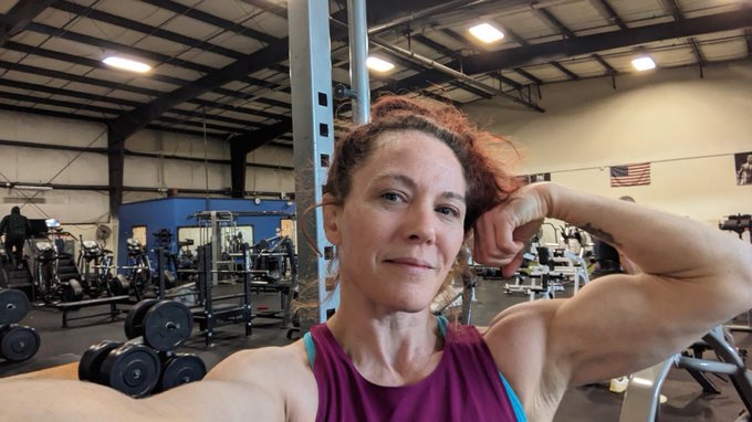 Club Barbell = top notch vacation gym find.  Awesomely well-stacked, practically empty.  And they are
