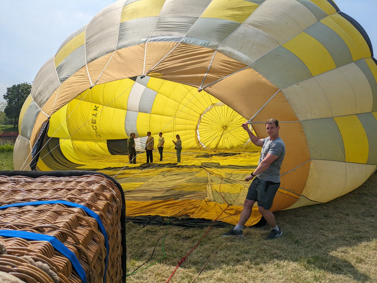 We have had a wonderful day celebrating #SurreyDay here at Painshill💚 Although the wind gusts were a little too strong to fly the hot air balloon today, our guests enjoyed learning all about the balloon & taking a walk inside of it!🎈 @literadio @SLieutenancy @PGriffiths_PHP