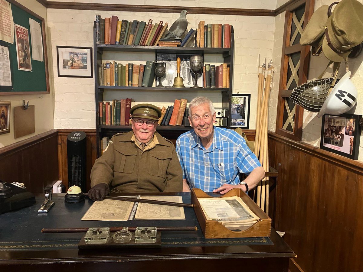 Don’t tell him ‘Spike’ Sorry couldn’t resist! Discussing strategies with Capt. Mainwaring at the Dad’s Army Museum this morning! #DadsArmy @DAThetford #DadsArmyWeekend