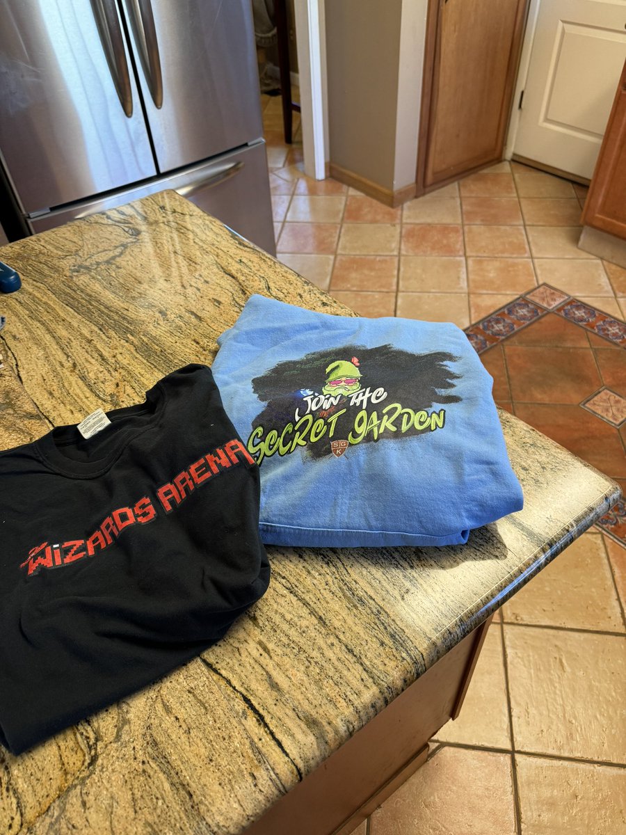 My orders got delivered! Got more $KDA related swag to sport. 💪

@WizardsArena
@kdasecretgarden

#PoweredByKadena #Kadenians