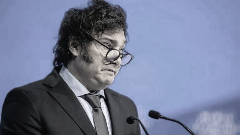 BiondiniCesar's tweet image. En sus 5 meses de gerencia colonial, Milei acumuló 102.541,42 kilómetros en viajes al exterior y estuvo fuera del país 26 días. En todo ese periplo, pagado con dinero público, no consiguió un solo acuerdo comercial o una inversión seria, casi todo fue por temas personales. Un…