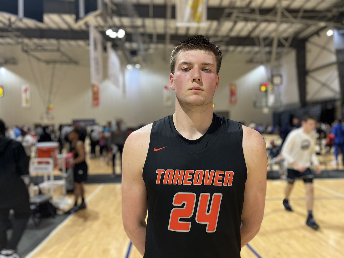 SUNDAY @NikeEYB ATLANTA REWIND 
17U @TTOBasketball vs. @TheFamily_bball 
Game MVP- @ChristianGurdak of @GonzagaHoops played very well inside. The 6’10 big man was 8-11 for 17 pts and was 2 boards short of a dbl-dbl offers from @IowaHoops @PennStateMBB @TerrapinHoops @HokiesMBB