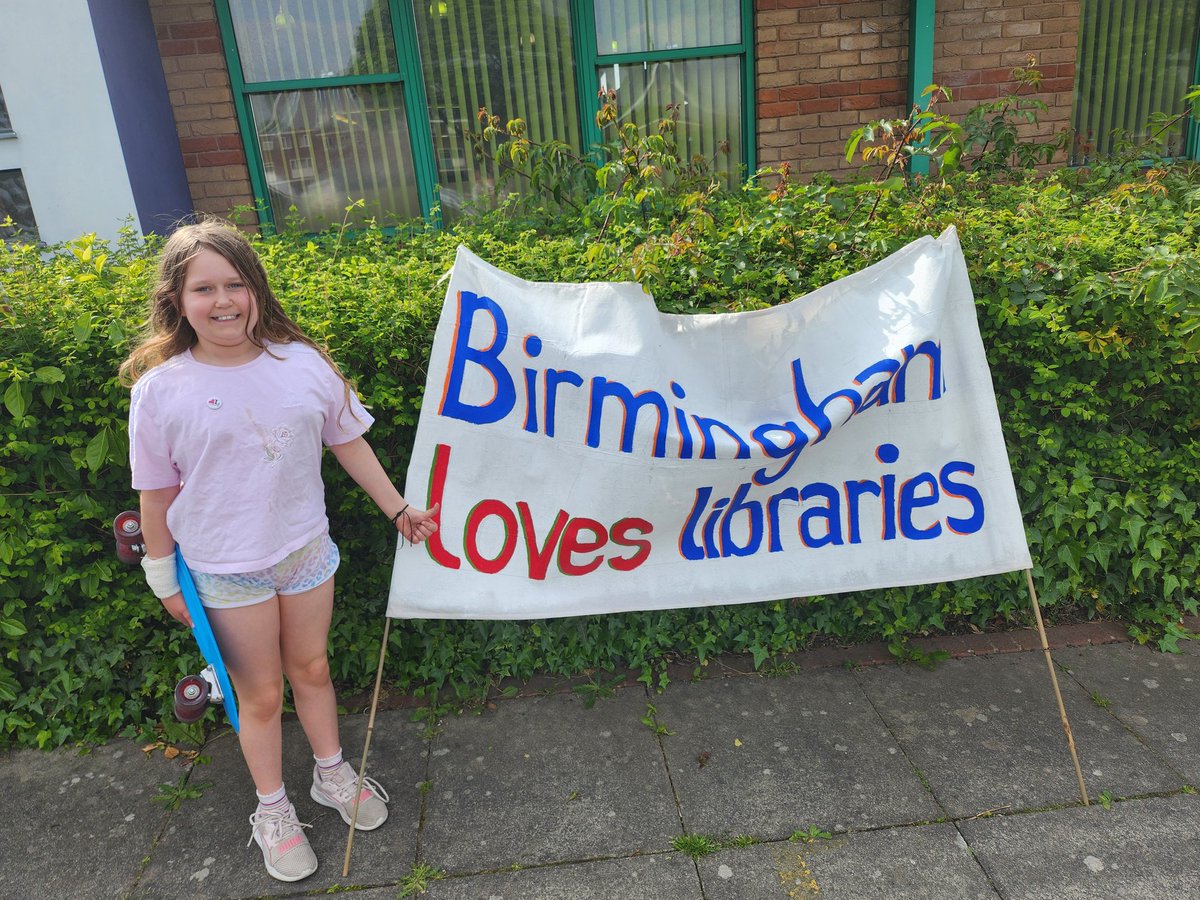 MrAERodgers's tweet photo. At the #saveourlibraries protest at Druids Heath Library. I hope you' re listening Birmingham City Council @birmingham_live #SaveOurLocalServices #MayDayMayDay
#SaveOurServices #BrumRiseUp https://t.co/izfTuxvAHv