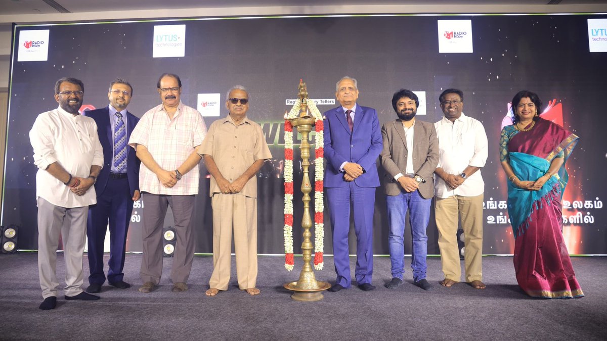 rameshlaus's tweet photo. #RadioRoom, an innovative storytelling app and Audio OTT developed by media stalwarts, launched in a big way by Popular writer #RajeshKumar & Directors @Suresh_Krissna #Sasi #Stanley @menongautham & Actor #JohnVijay
Your World of Stories in Your Hands!
உங்கள் கதை உலகம், உங்கள் கைகளில்!!
#Venky @LytusT @onlynikil