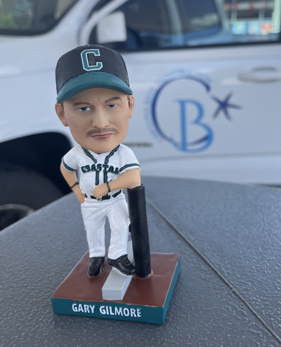 Rob_clemons's tweet image. Huge day ahead at the ballpark. Wishing Coach Gilmore and @CoastalBaseball luck today. I got my bobble head - make sure to get yours! Thank you to Coach for all of the great years at CCU! #legend