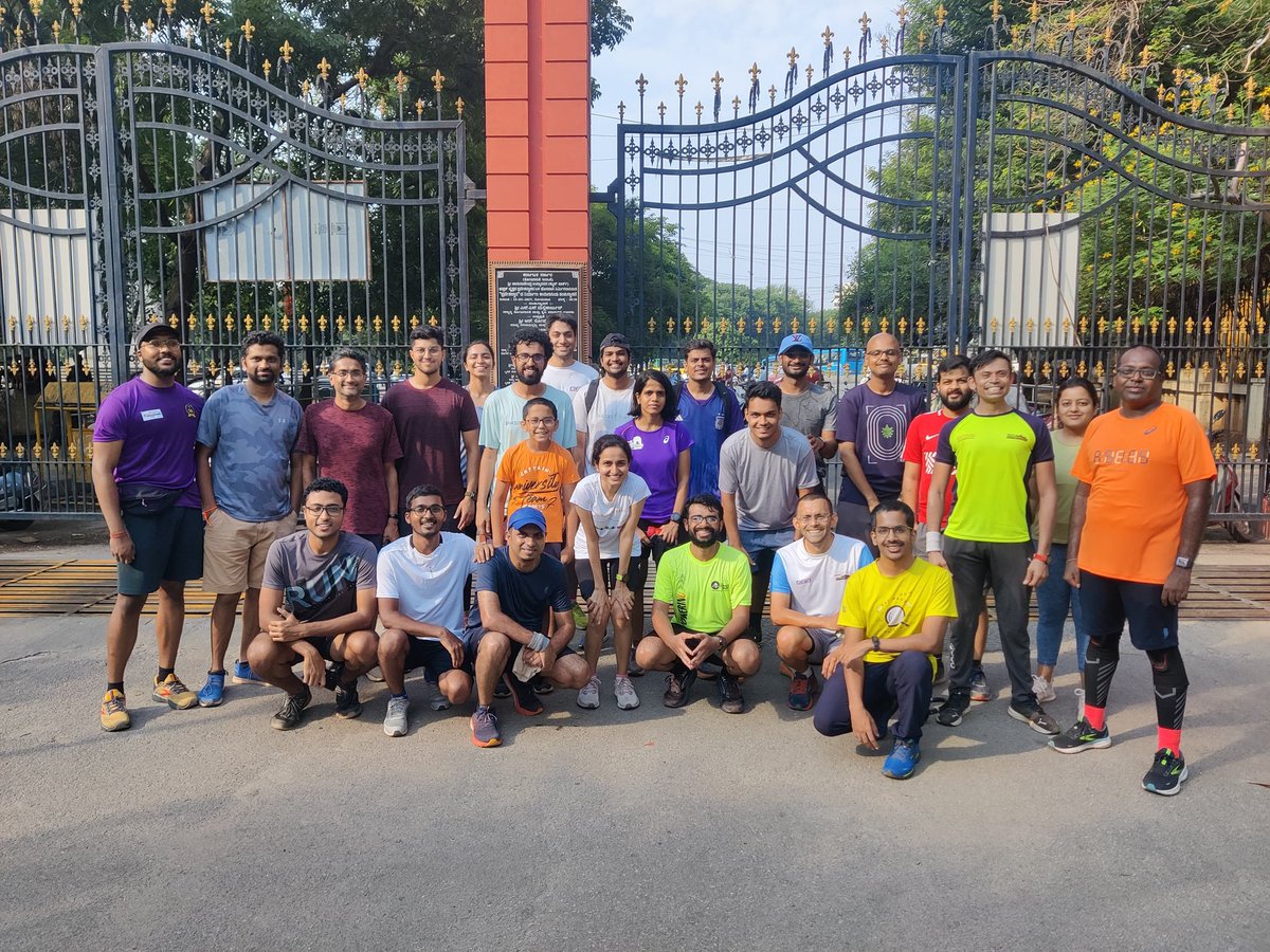 I really look forward to weekends. One of the reasons being running/cycling with the fitness capital gang, something <a href="/WeevilRockYou/">Zyzzyva</a> has nurtured beautifully! It is such a positive, encouraging community❤️
Today, 25 of us ran a Cubbon park (our largest group ever!).
@DVijaykeerthy