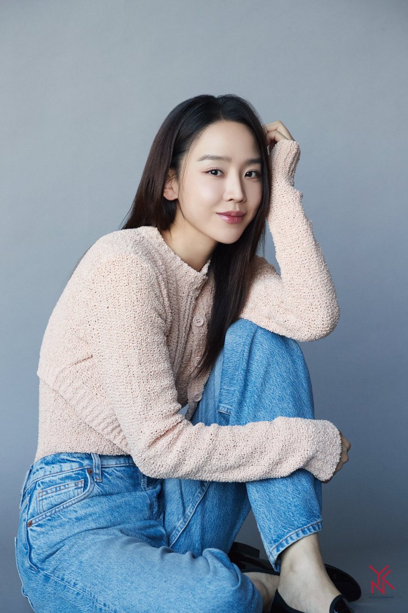 Marissa77581427's tweet photo. #ShinHaeSun🌻 #HanSora
Photos Of Hae Sun's💙 For #SheDied 
[240508] Reposted From @YNKentofficial https://t.co/cgLtVkX33Z