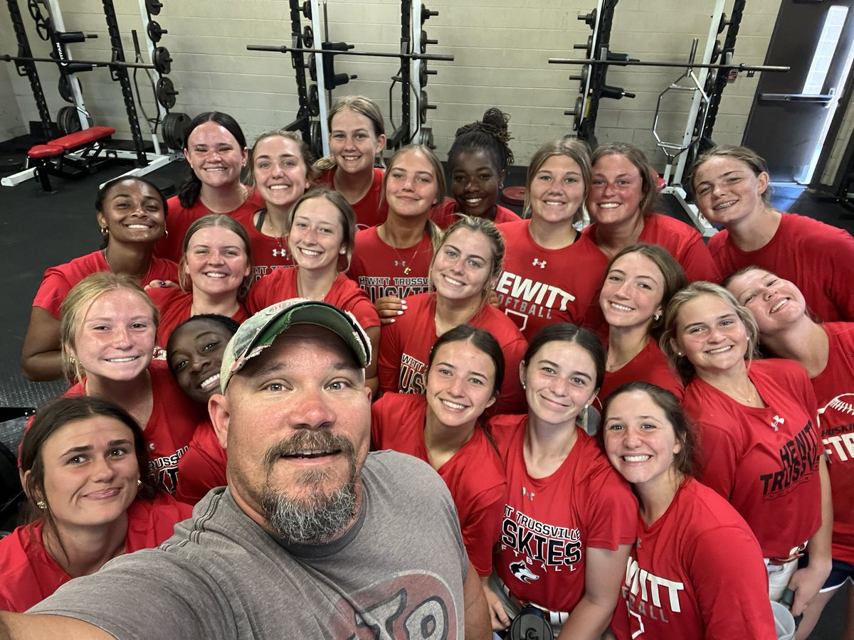 Last lift of the year for @hewittsoftball before the state tournament on Monday and Tuesday. Special group. Go be YOU! #DoHardThings 🥎