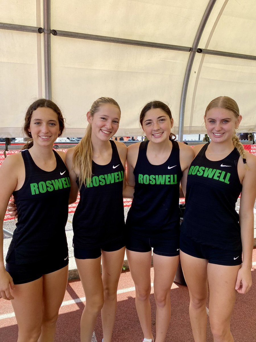 Girls 4x800 getting ready to go!