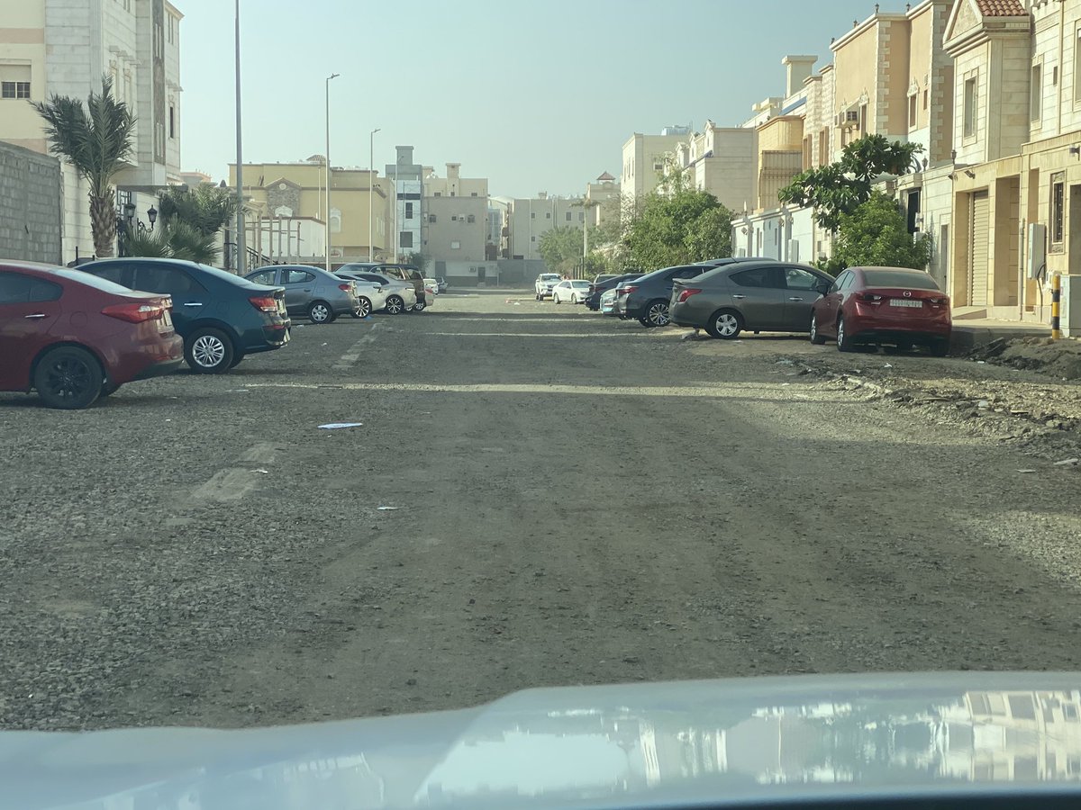ZezoSb's tweet photo. @JeddahAmanah حي الاصالة من شهرين شالو الاسفلت و الى الآن مافي اسفلت في الشوارع ، نمشي عالحجر و السيارات تضررت https://t.co/arlFHyvSxN