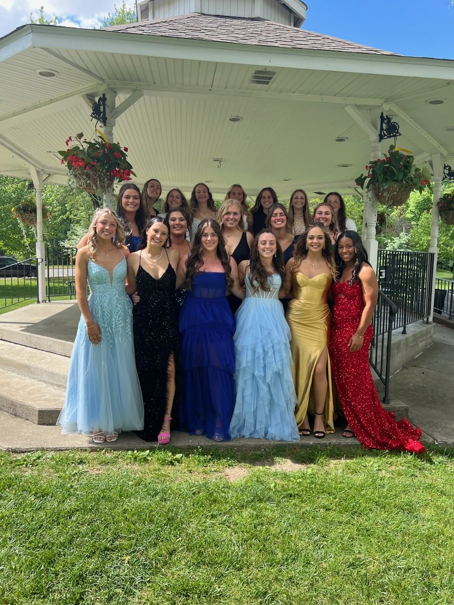 Looking good ladies! 
Enjoy prom and be safe 💚🤍🥎